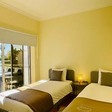 Oura Oasis E - Shared Pool - 6 Guests - Apartamento
