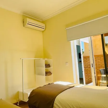 Oura Oasis E - Shared Pool - 6 Guests - Apartamento *