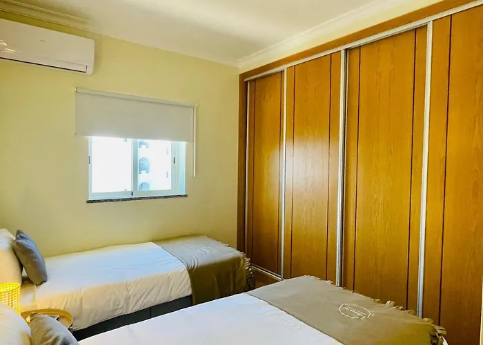 Oura Oasis E By Check-in Portugal * אלבופיירה